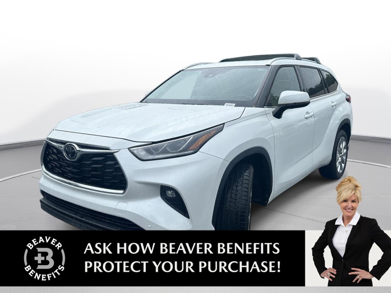 White (Wind Chill Pearl) 2023 Toyota Highlander SUV / Crossover Front-Wheel Drive Automatic