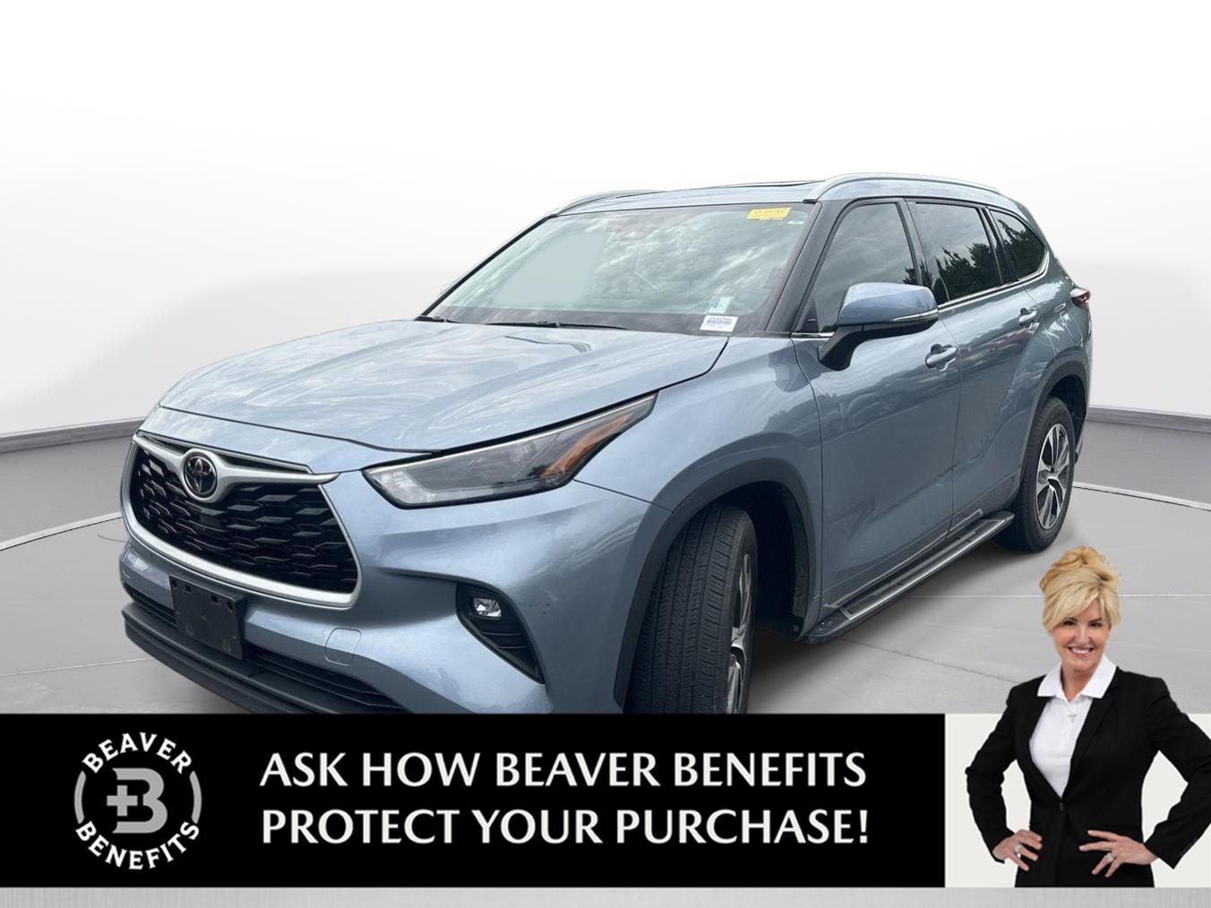 Moon Dust 2022 Toyota Highlander SUV / Crossover Front-Wheel Drive Automatic