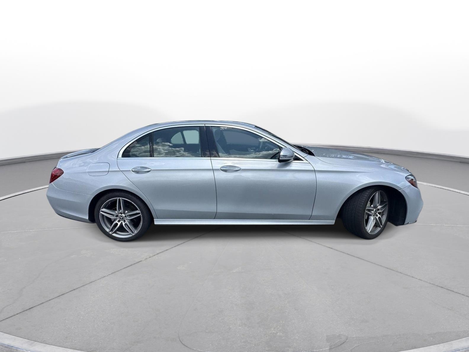 2019 Mercedes-Benz E-Class E 300 photo 4