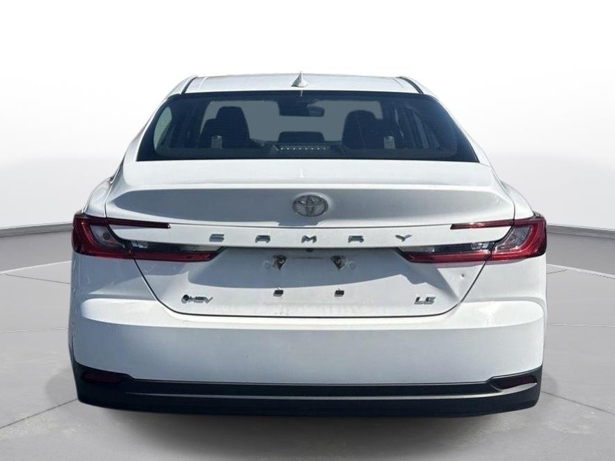 2025 Toyota Camry LE photo 6