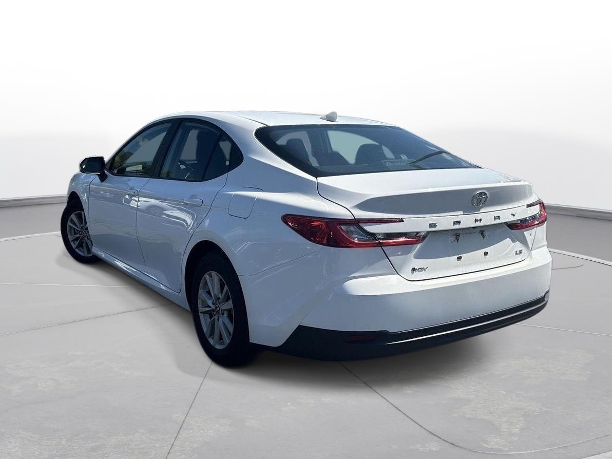 2025 Toyota Camry LE photo 7