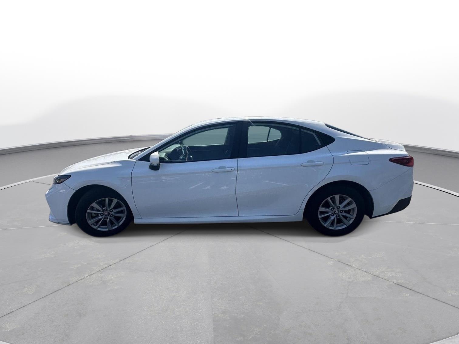 2025 Toyota Camry LE photo 8