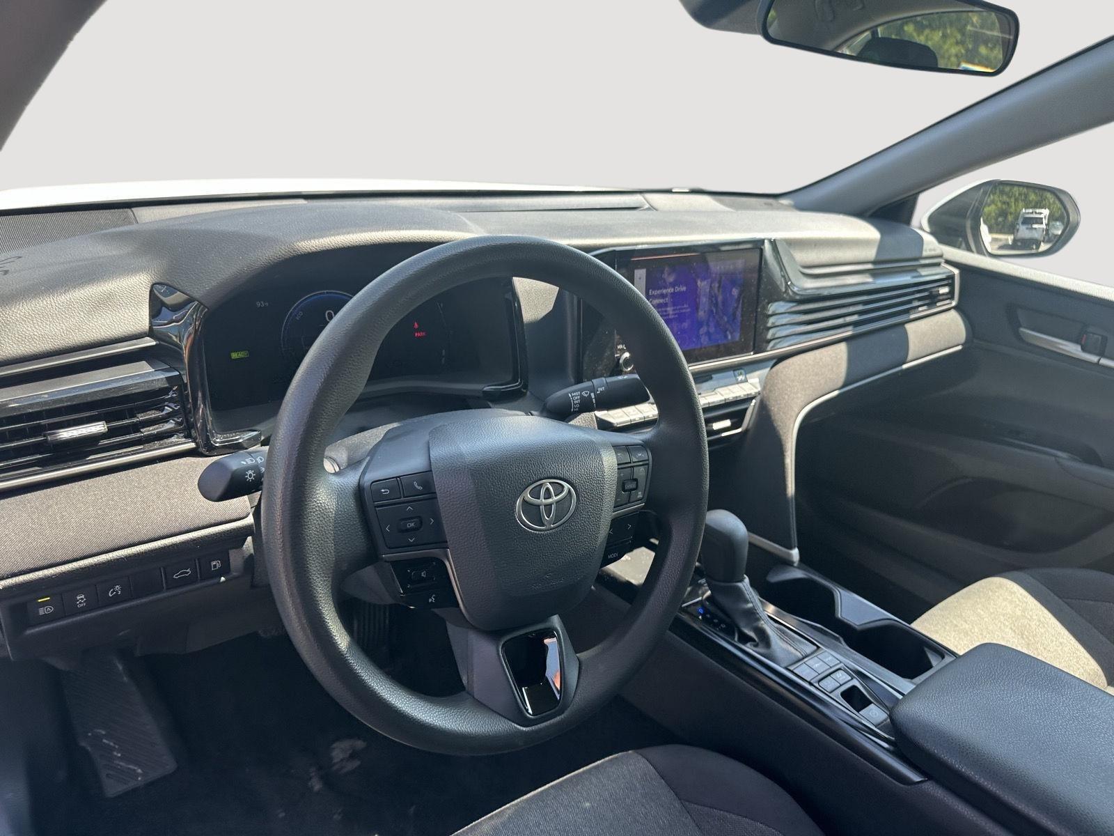 2025 Toyota Camry LE photo 9