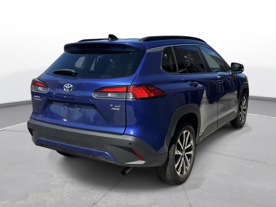 2025 Toyota Corolla Cross XLE photo 5