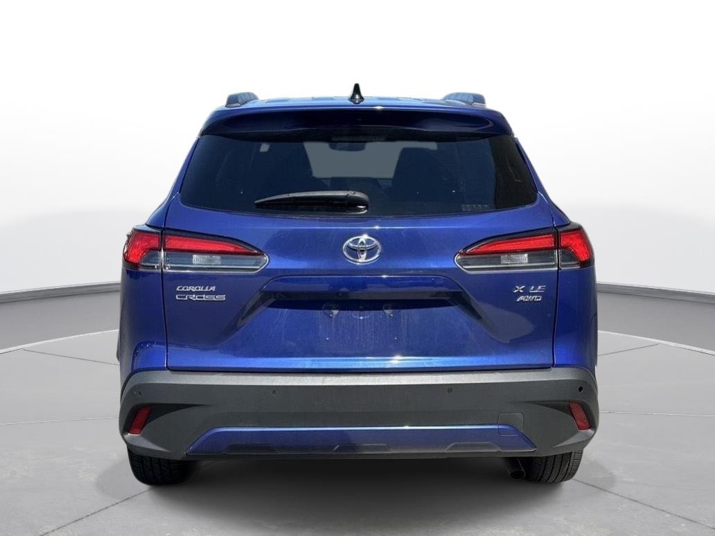 2025 Toyota Corolla Cross XLE photo 6