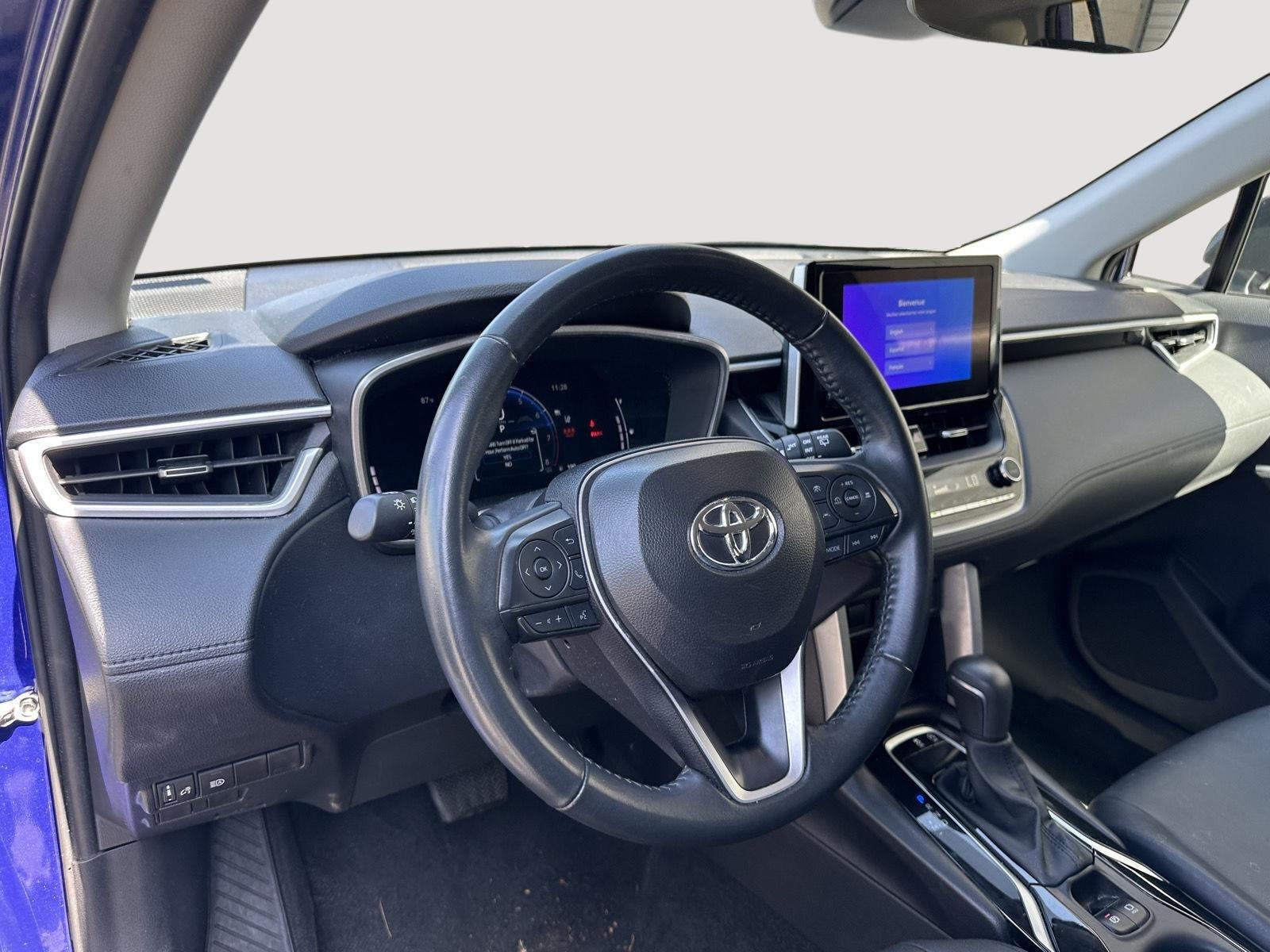 2025 Toyota Corolla Cross XLE photo 10