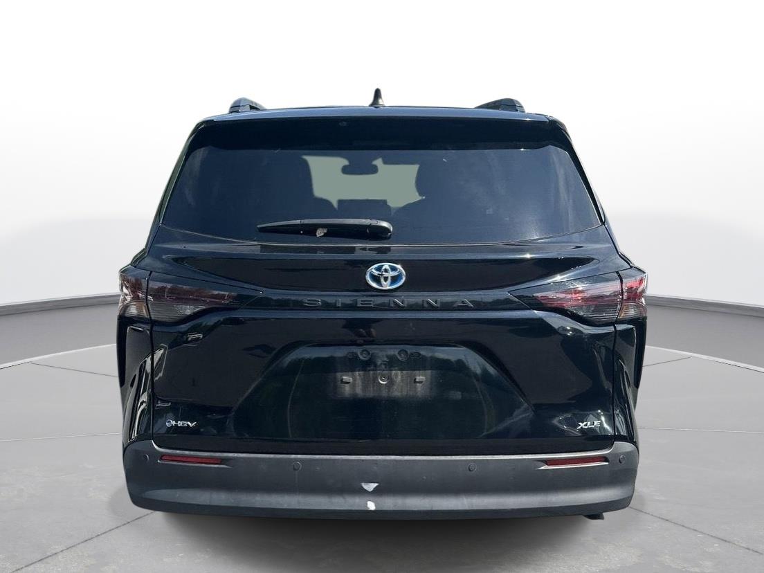 2025 Toyota Sienna XLE photo 6