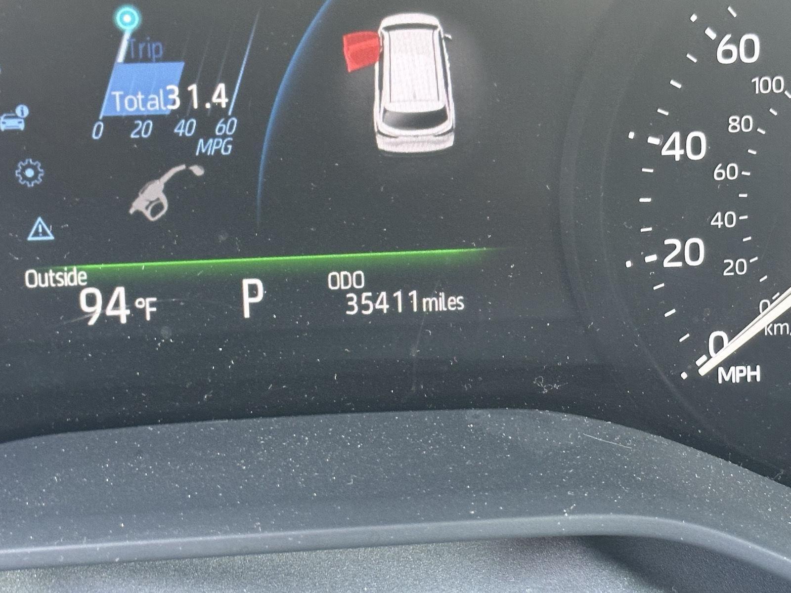 2025 Toyota Sienna XLE photo 12