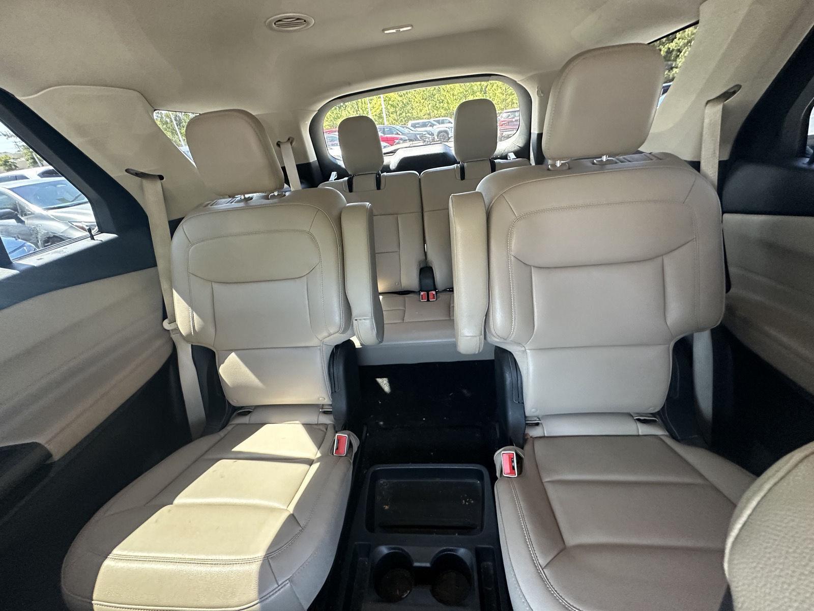 2020 Ford Explorer XLT photo 11