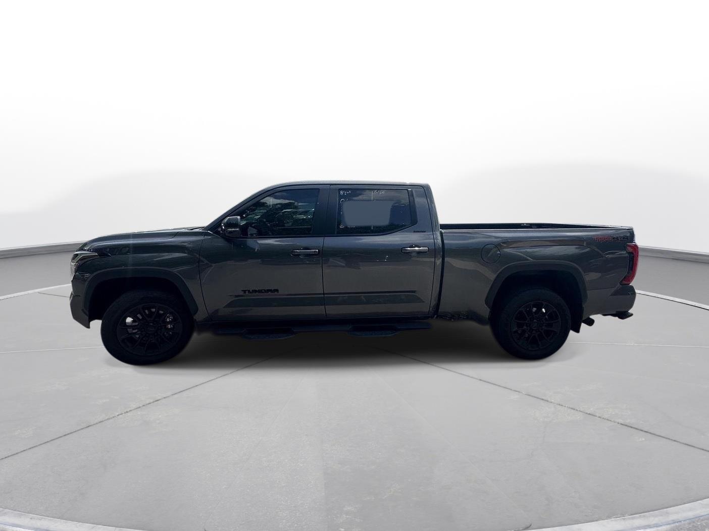2025 Toyota Tundra Limited photo 8