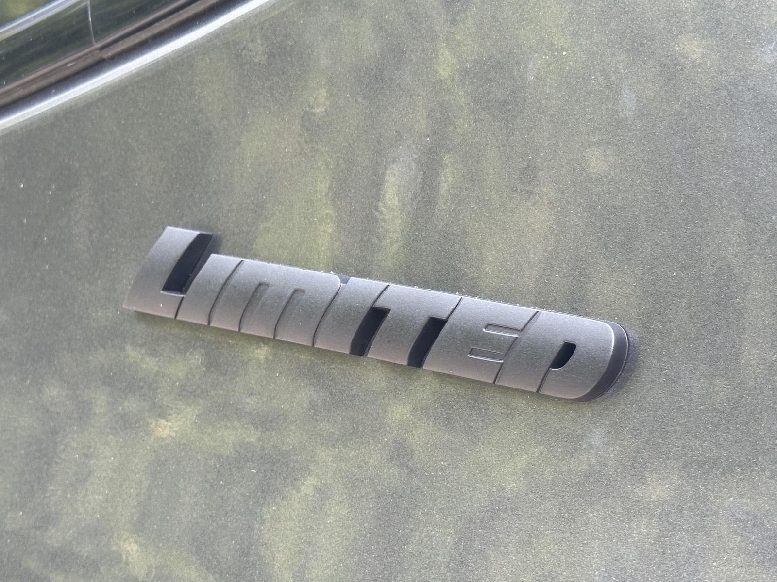 2025 Toyota Tundra Limited photo 9