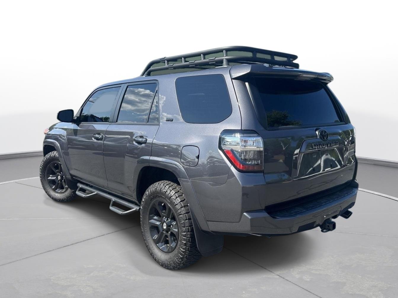 2022 Toyota 4Runner SR5 photo 7
