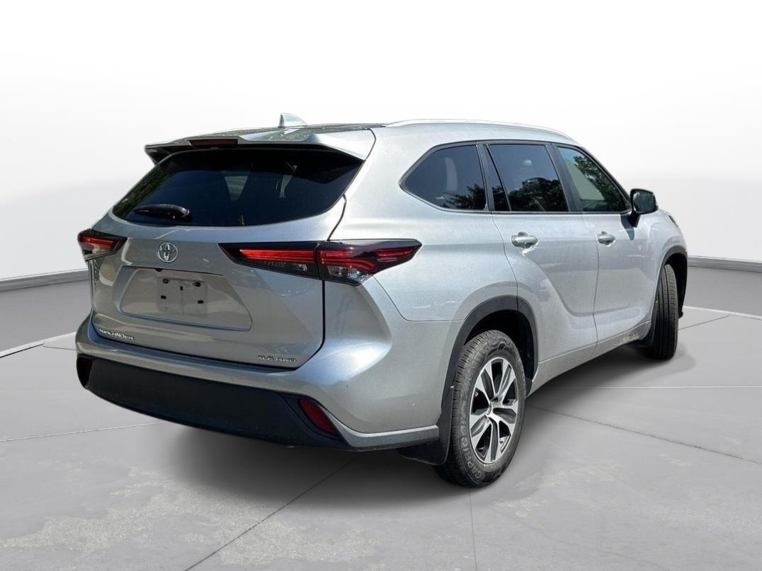 2024 Toyota Highlander XLE photo 5