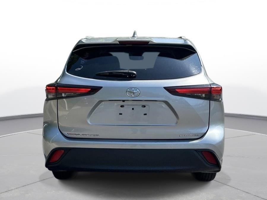 2024 Toyota Highlander XLE photo 7