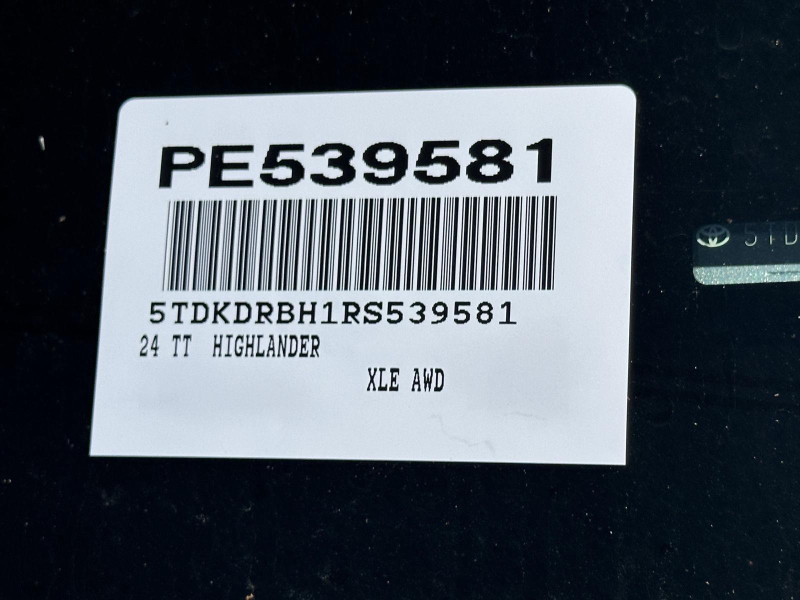 2024 Toyota Highlander XLE photo 14