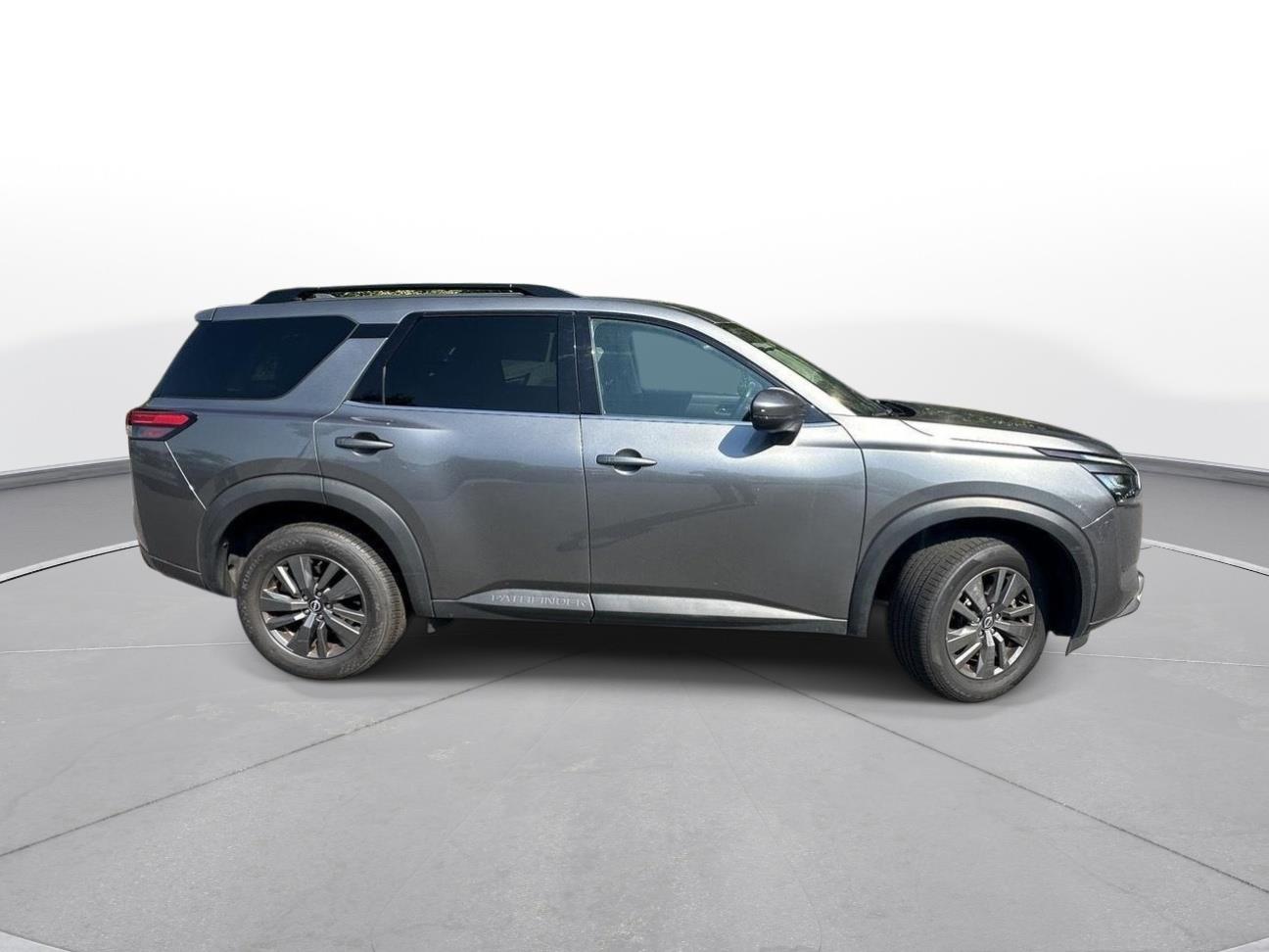 2024 Nissan Pathfinder SV photo 4