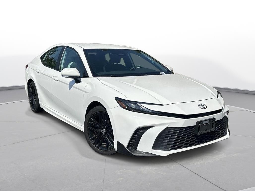 2025 Toyota Camry SE photo 3