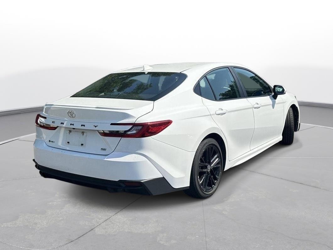 2025 Toyota Camry SE photo 5