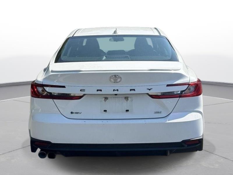 2025 Toyota Camry SE photo 6