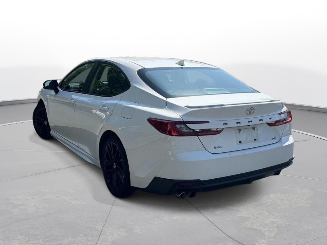 2025 Toyota Camry SE photo 7
