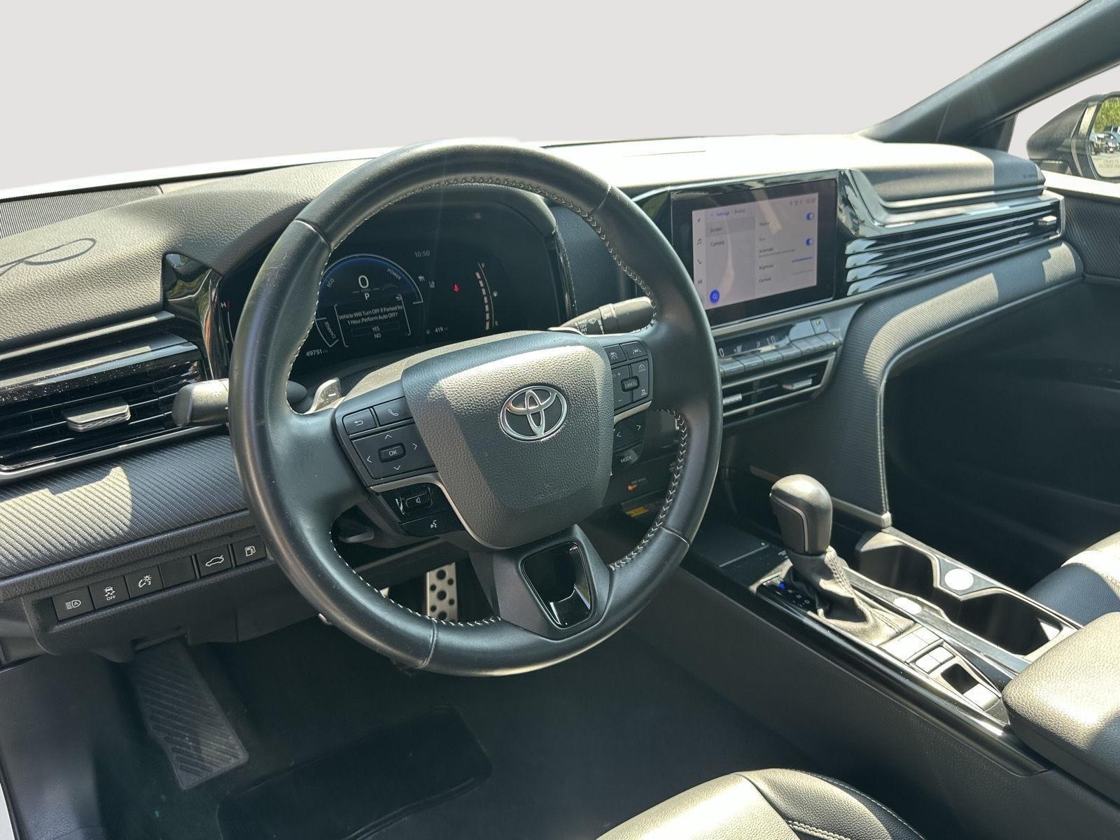 2025 Toyota Camry SE photo 10