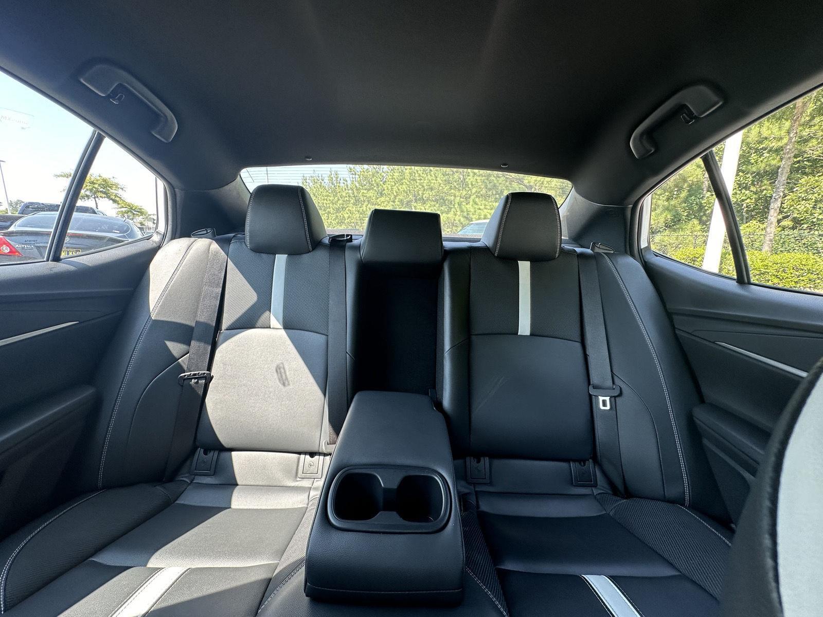 2025 Toyota Camry SE photo 12