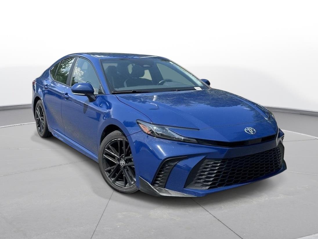 2025 Toyota Camry SE photo 3