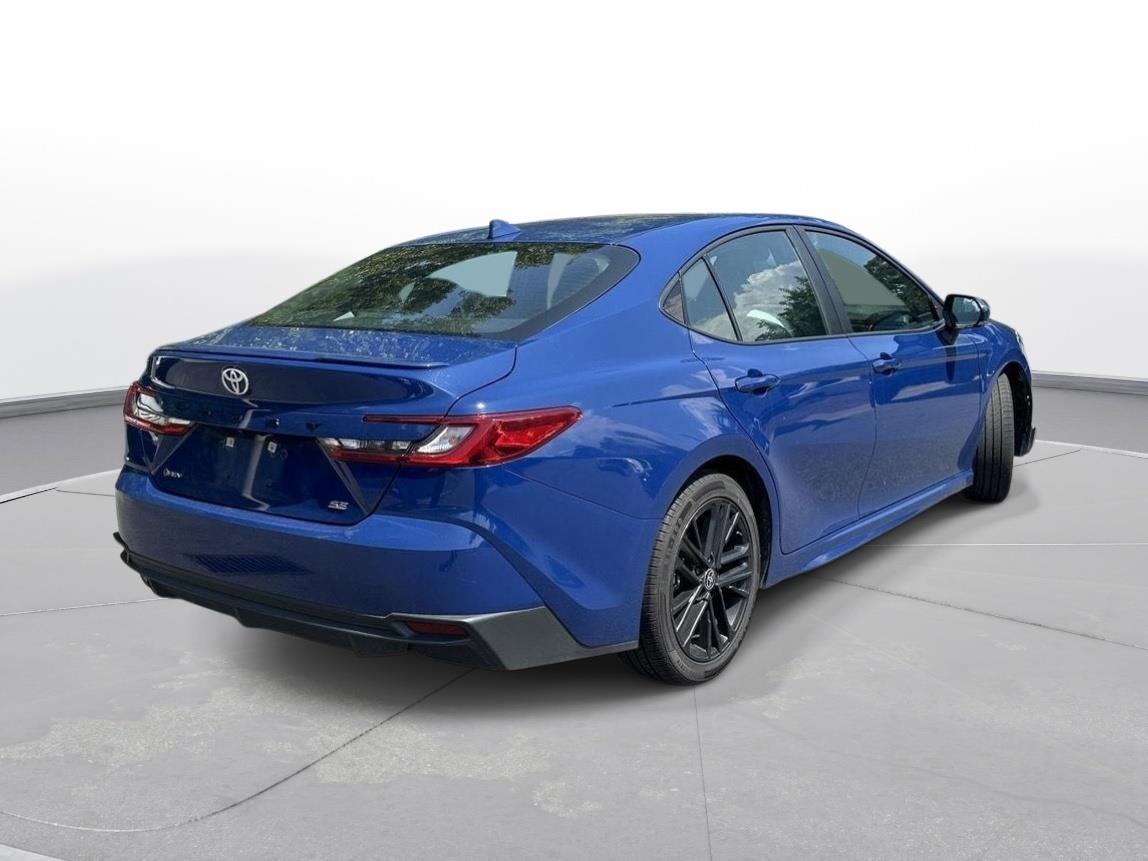 2025 Toyota Camry SE photo 5