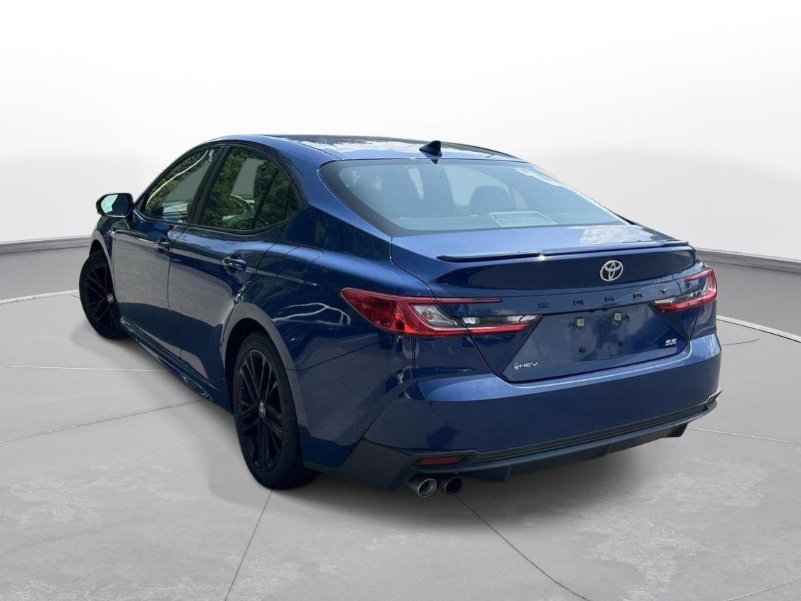 2025 Toyota Camry SE photo 7