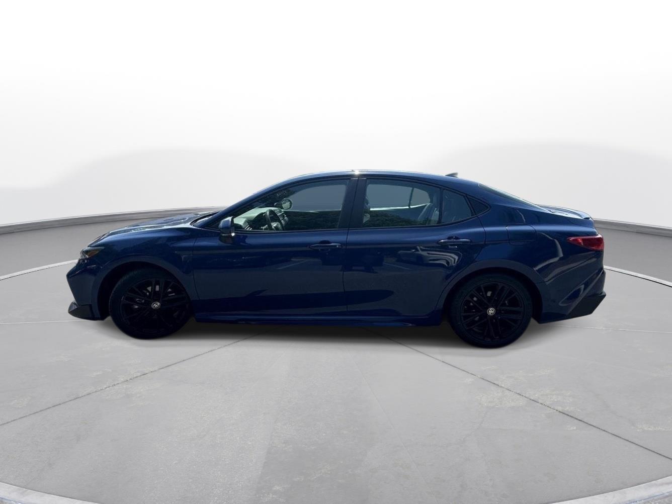 2025 Toyota Camry SE photo 8