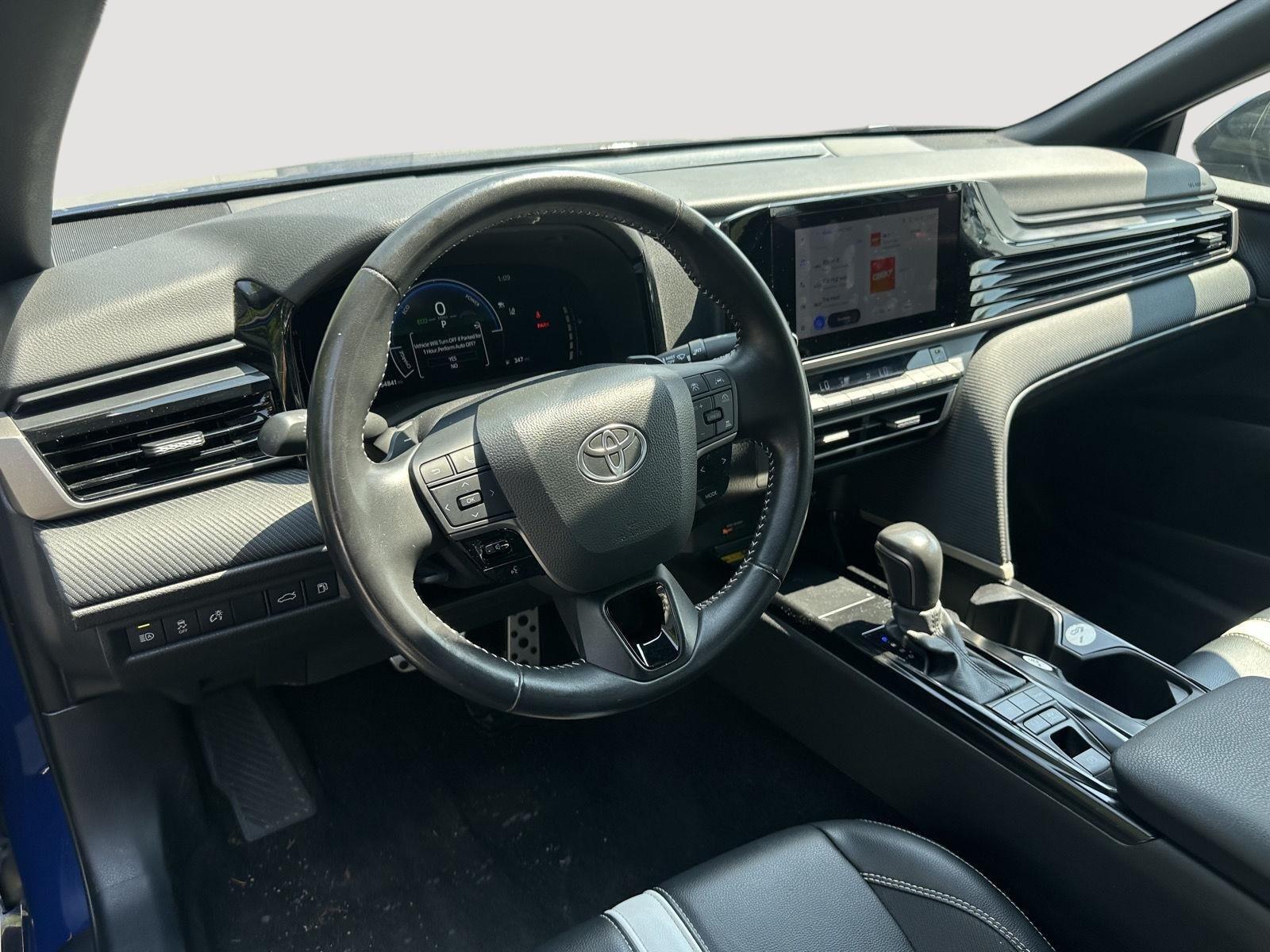 2025 Toyota Camry SE photo 10