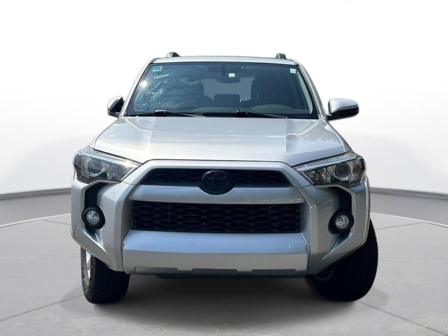 2019 Toyota 4Runner SR5 photo 2
