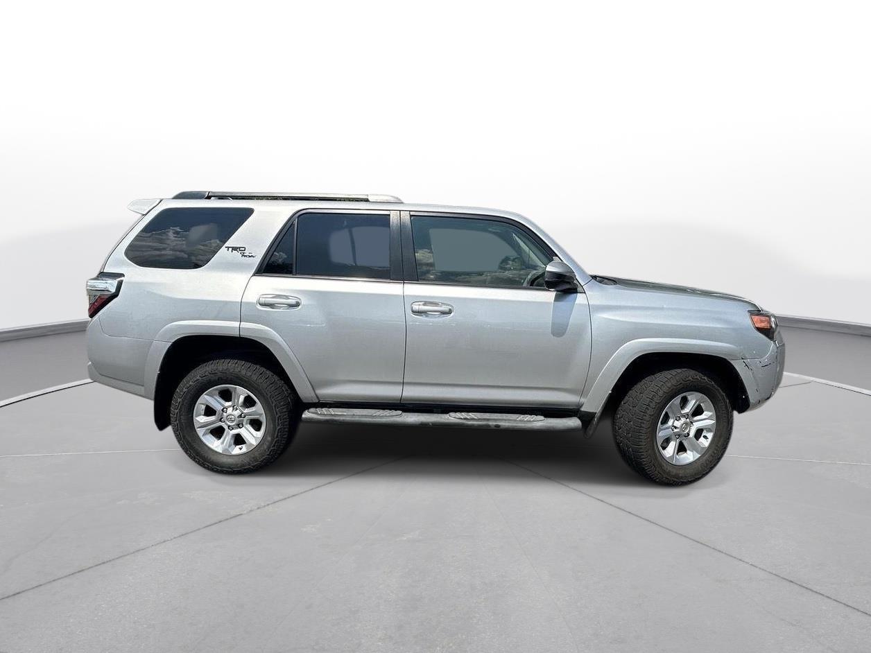 2019 Toyota 4Runner SR5 photo 4