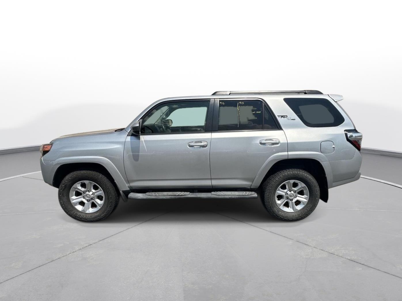 2019 Toyota 4Runner SR5 photo 8