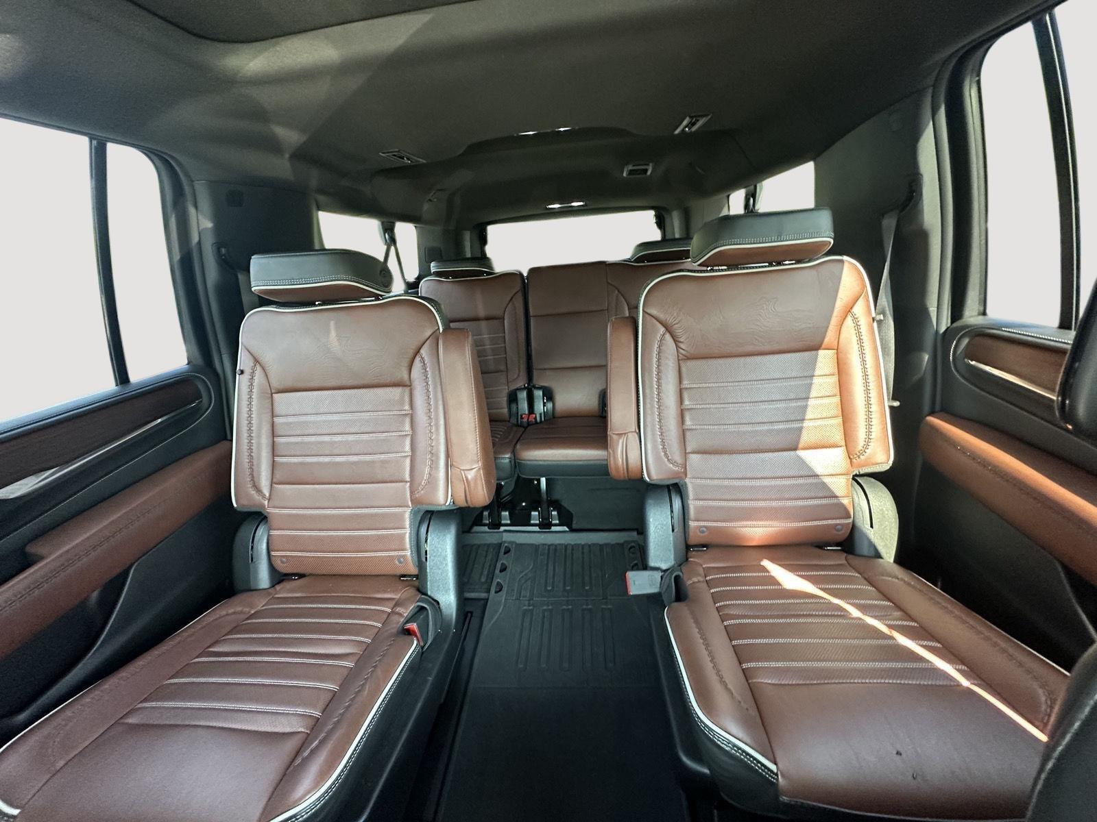 2023 GMC Yukon XL Denali Ultimate photo 11