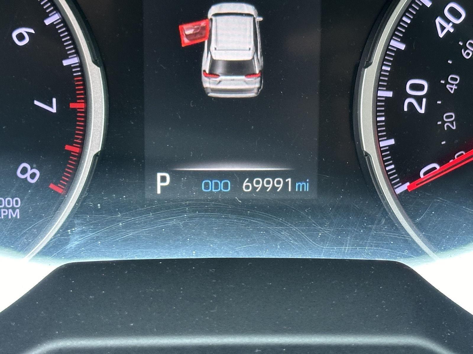 2020 Toyota RAV4 LE photo 12