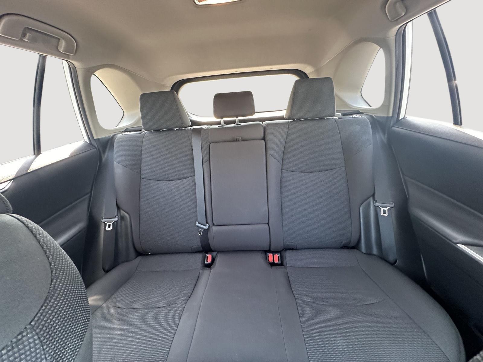 2020 Toyota RAV4 LE photo 11