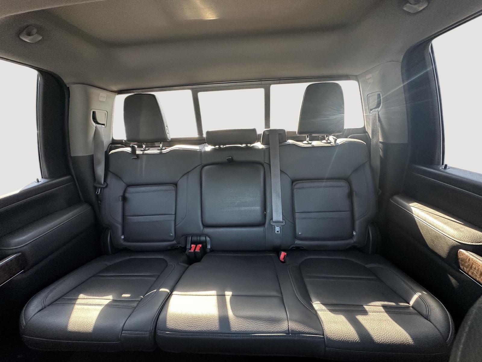2020 GMC Sierra 3500HD Denali photo 11