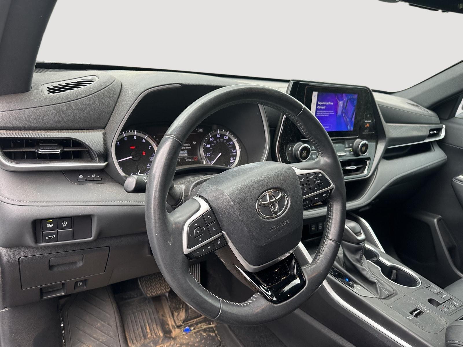2024 Toyota Highlander XSE photo 9