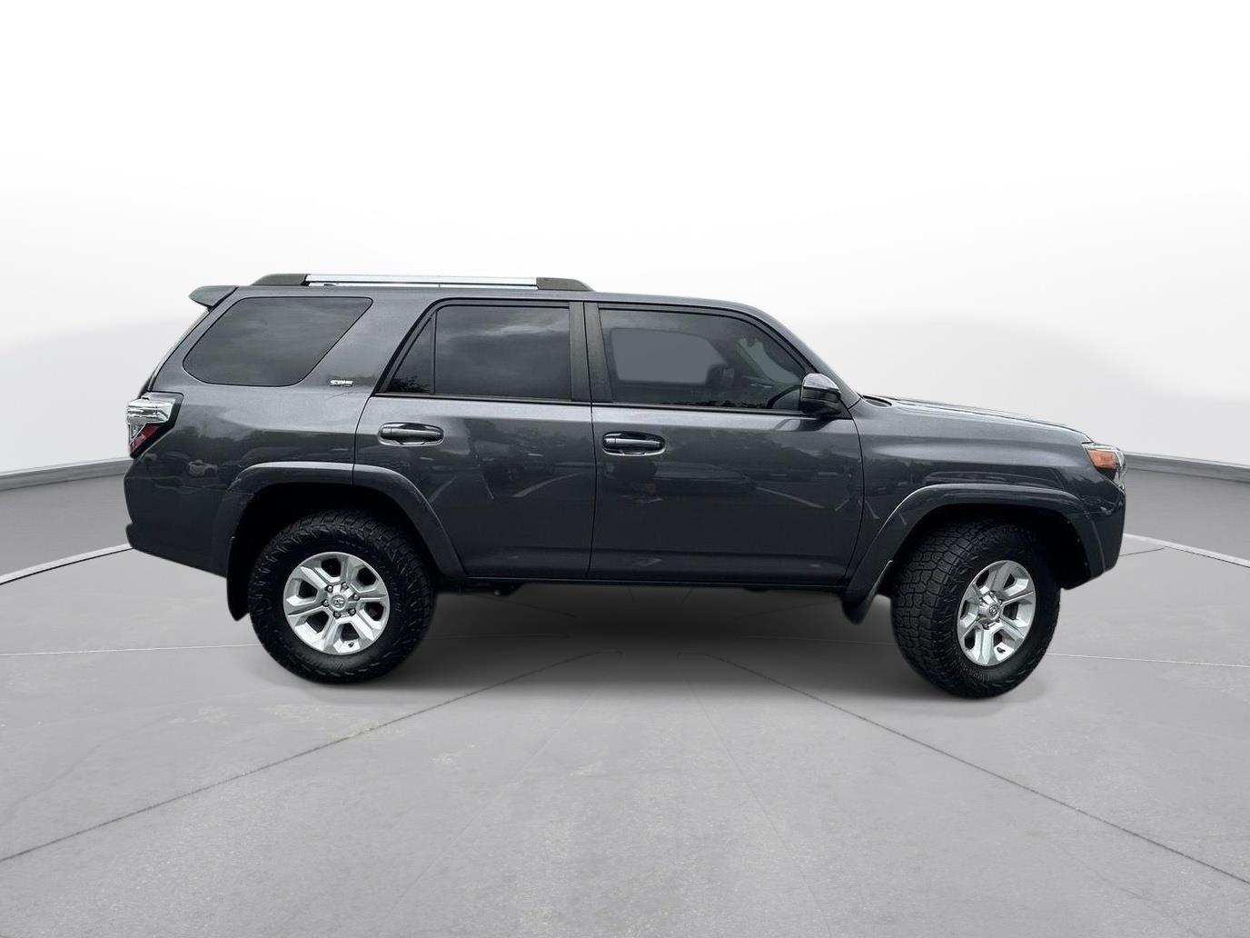 2021 Toyota 4Runner SR5 photo 4