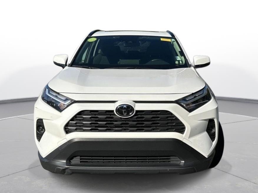 2025 Toyota RAV4 Hybrid XLE photo 2