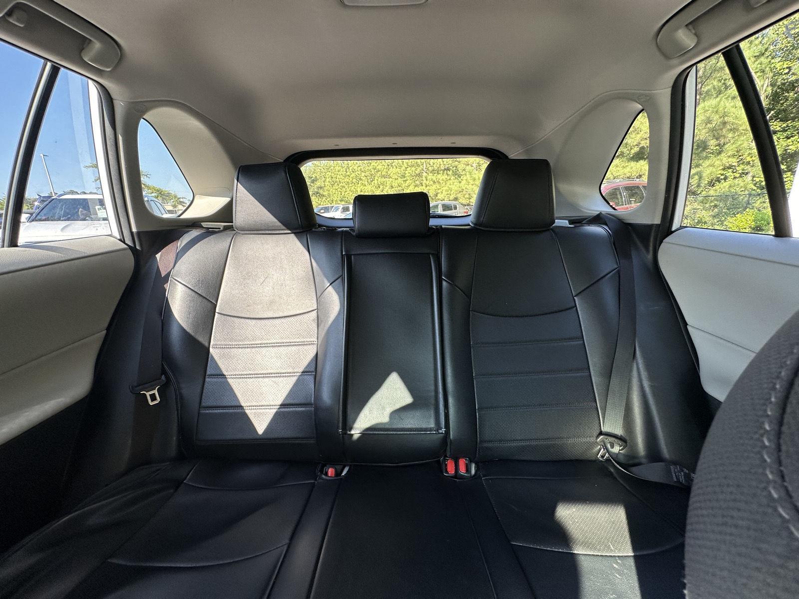 2025 Toyota RAV4 Hybrid XLE photo 12