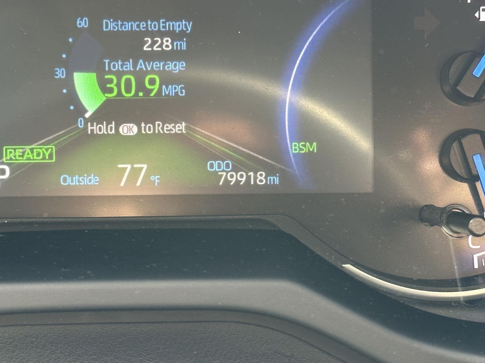 2025 Toyota RAV4 Hybrid XLE photo 13