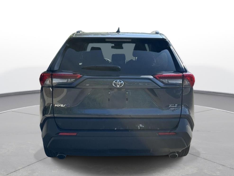 2025 Toyota RAV4 XLE photo 6