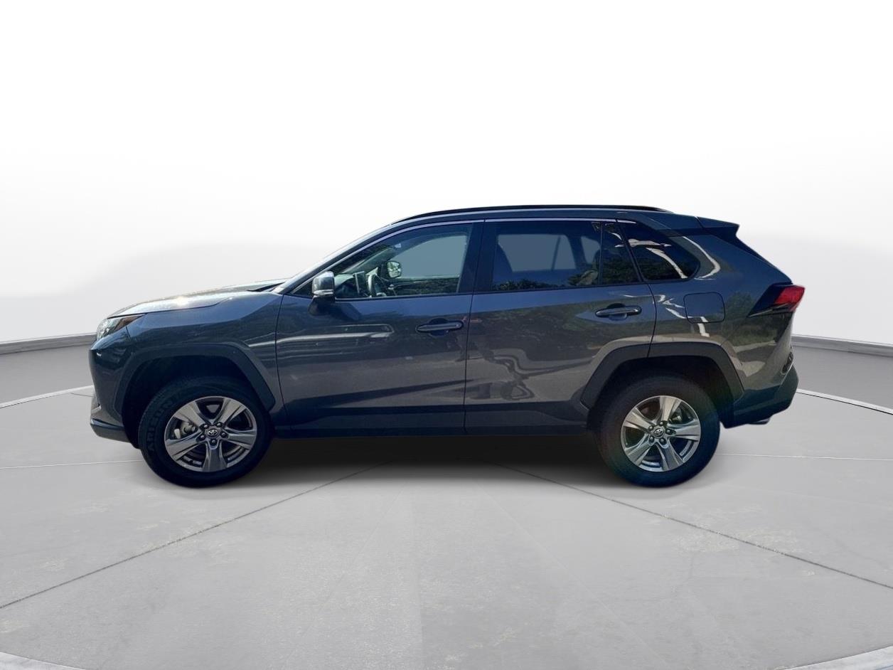 2025 Toyota RAV4 XLE photo 8