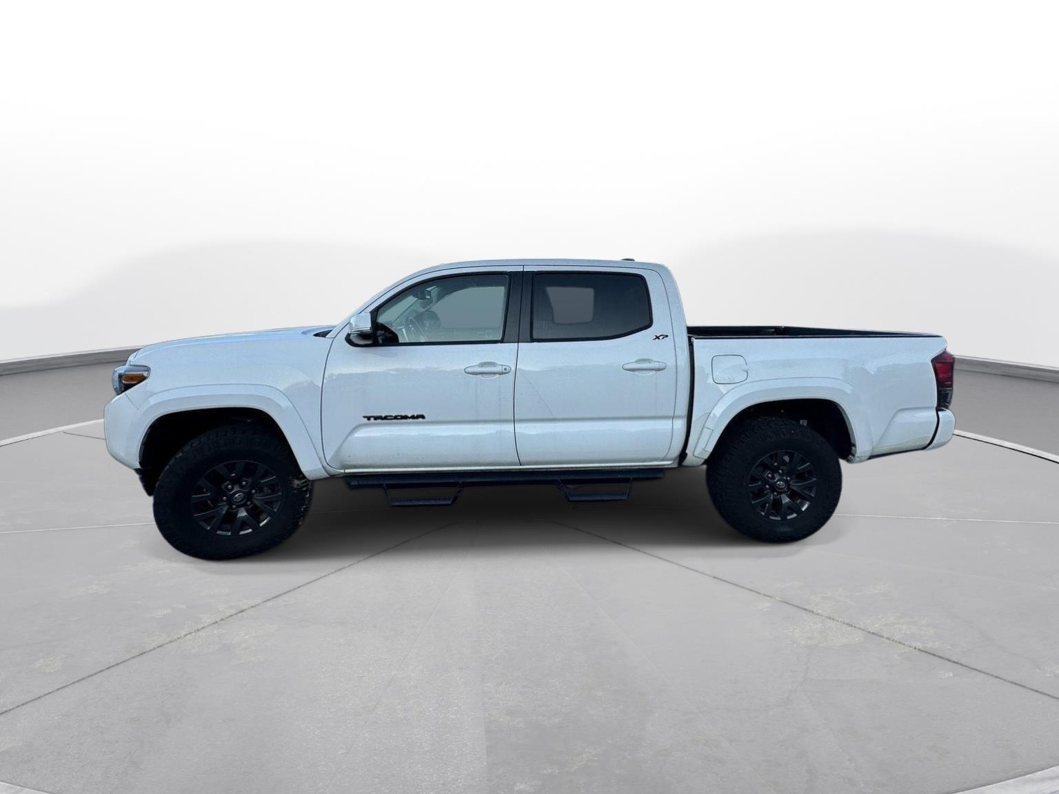 2023 Toyota Tacoma SR5 photo 8