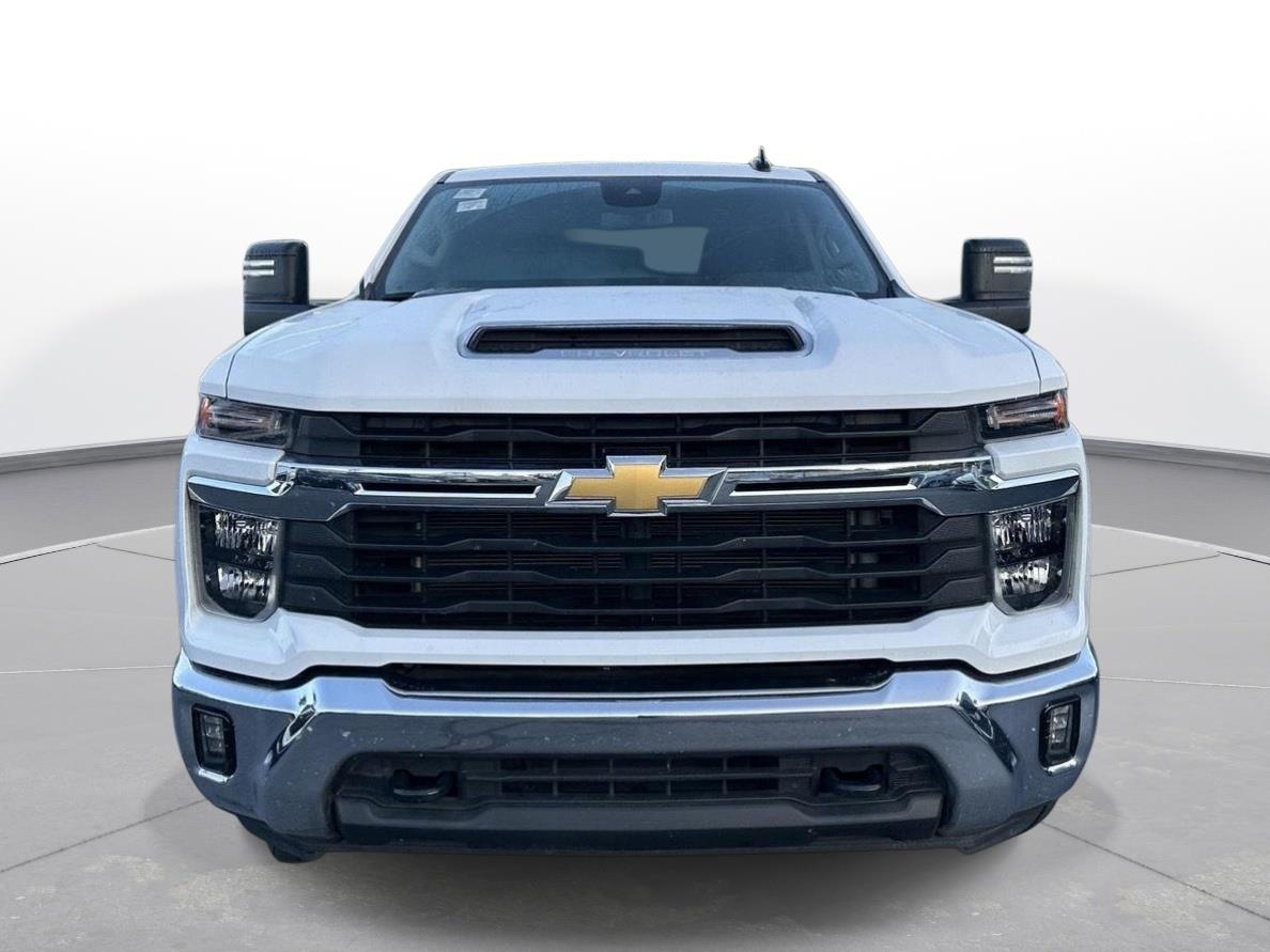 2025 Chevrolet Silverado 2500HD LT photo 2