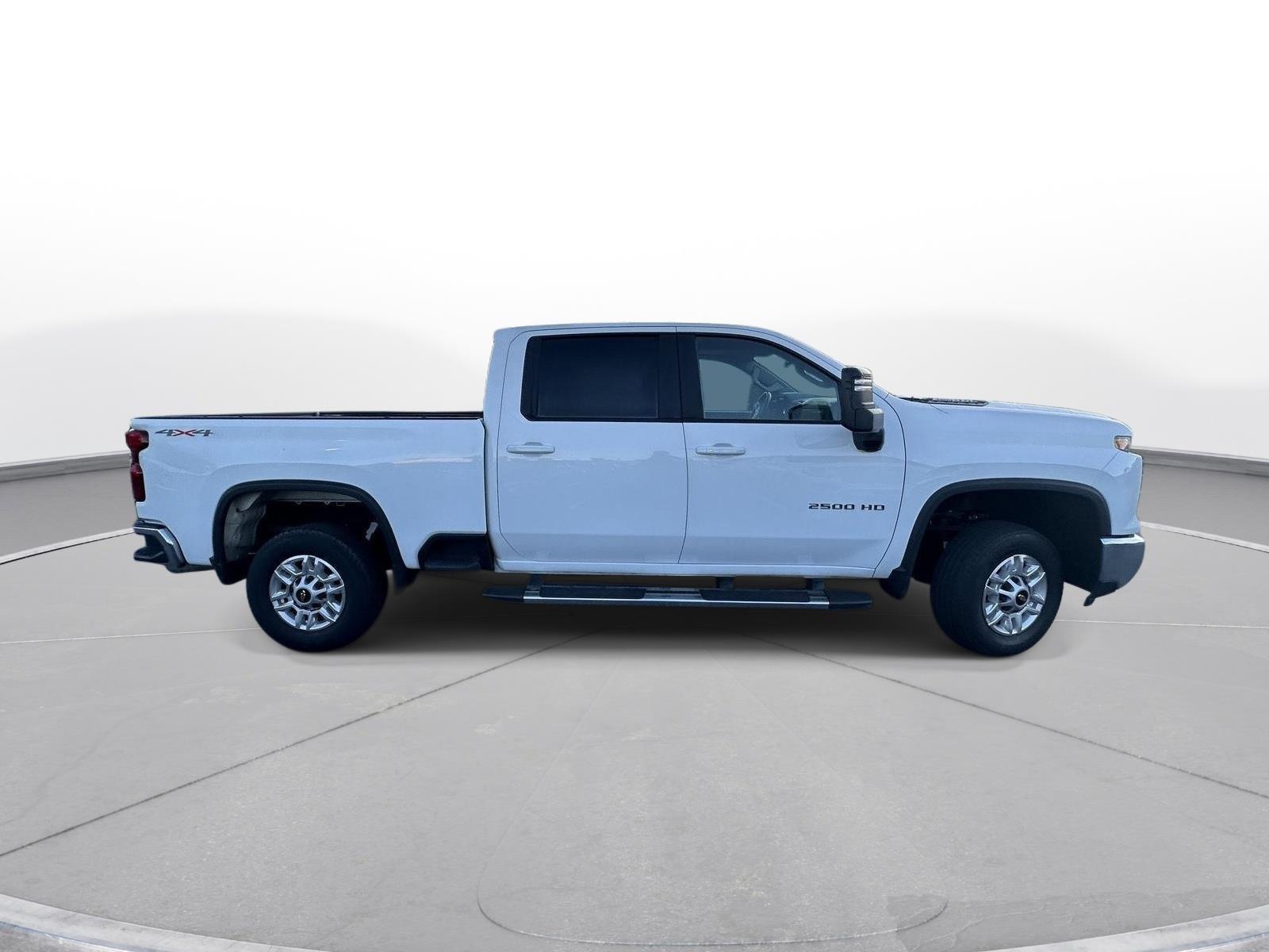 2025 Chevrolet Silverado 2500HD LT photo 4