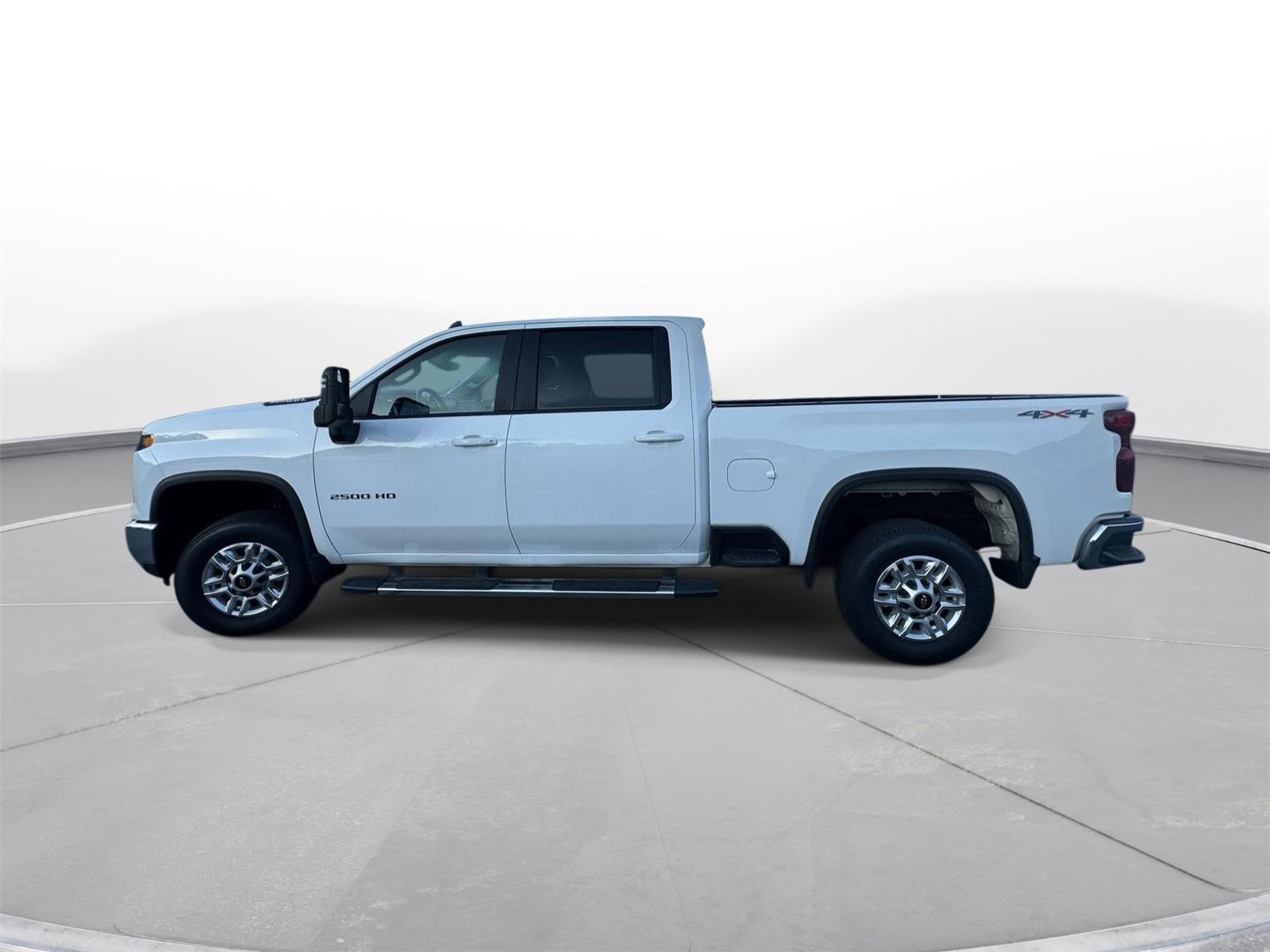 2025 Chevrolet Silverado 2500HD LT photo 8