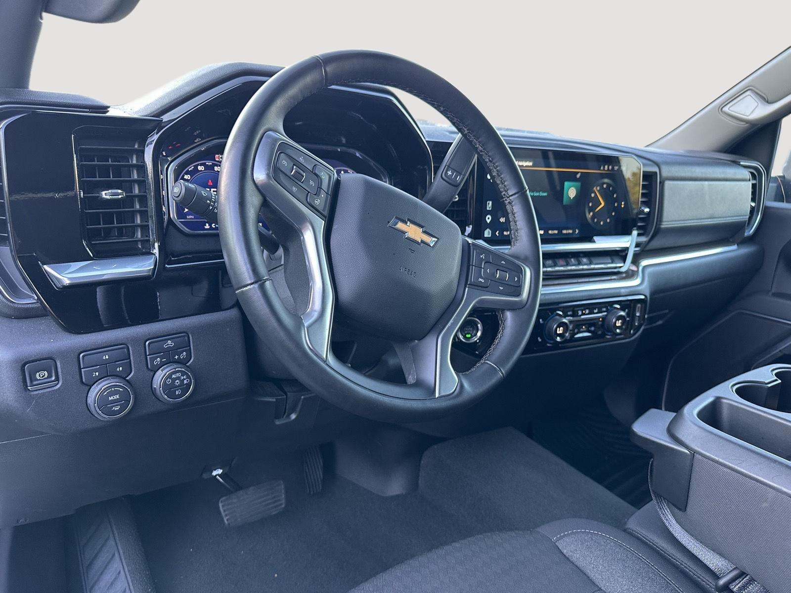 2025 Chevrolet Silverado 2500HD LT photo 9